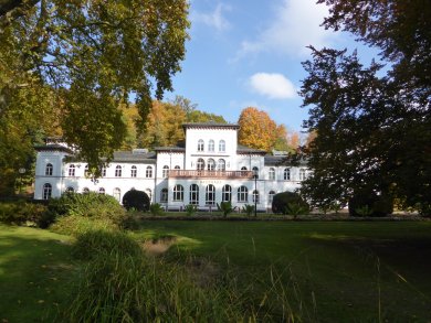 Badehaus mit Park Badehaus mit Park_BS.JPG