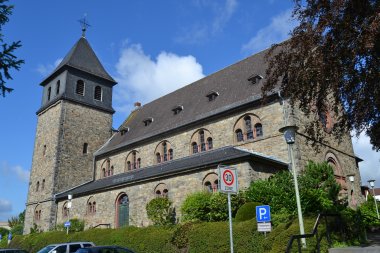 Katholische Kirche Neuenhain Kath Kirche Neuenhain_BS .JPG