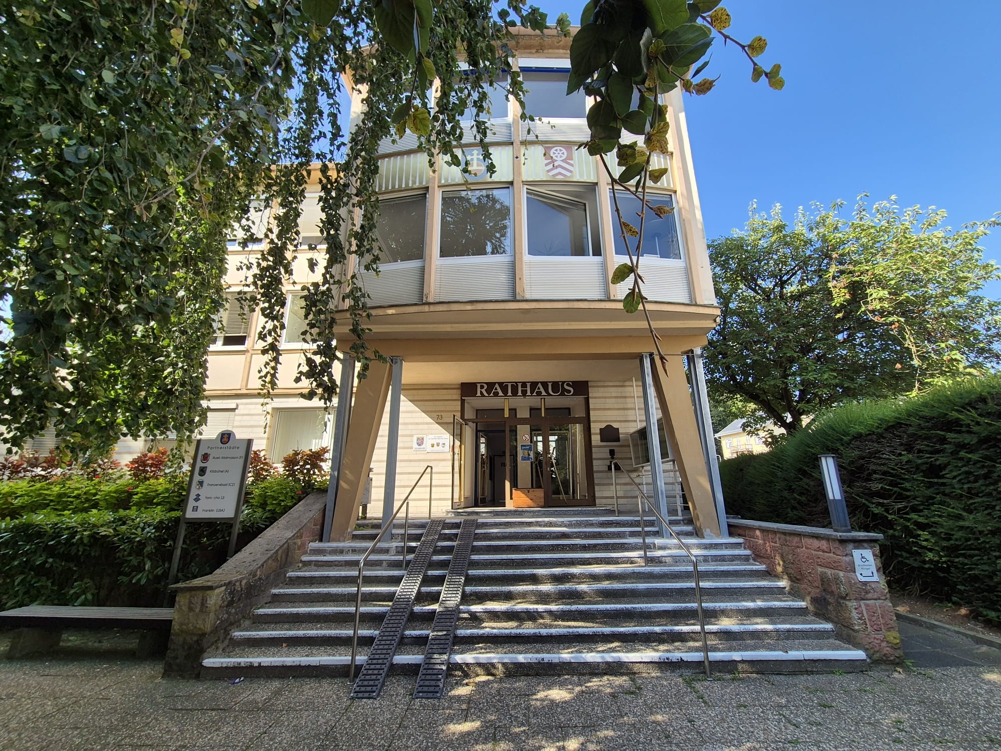 Frontansicht Rathaus Bad Soden am Taunus