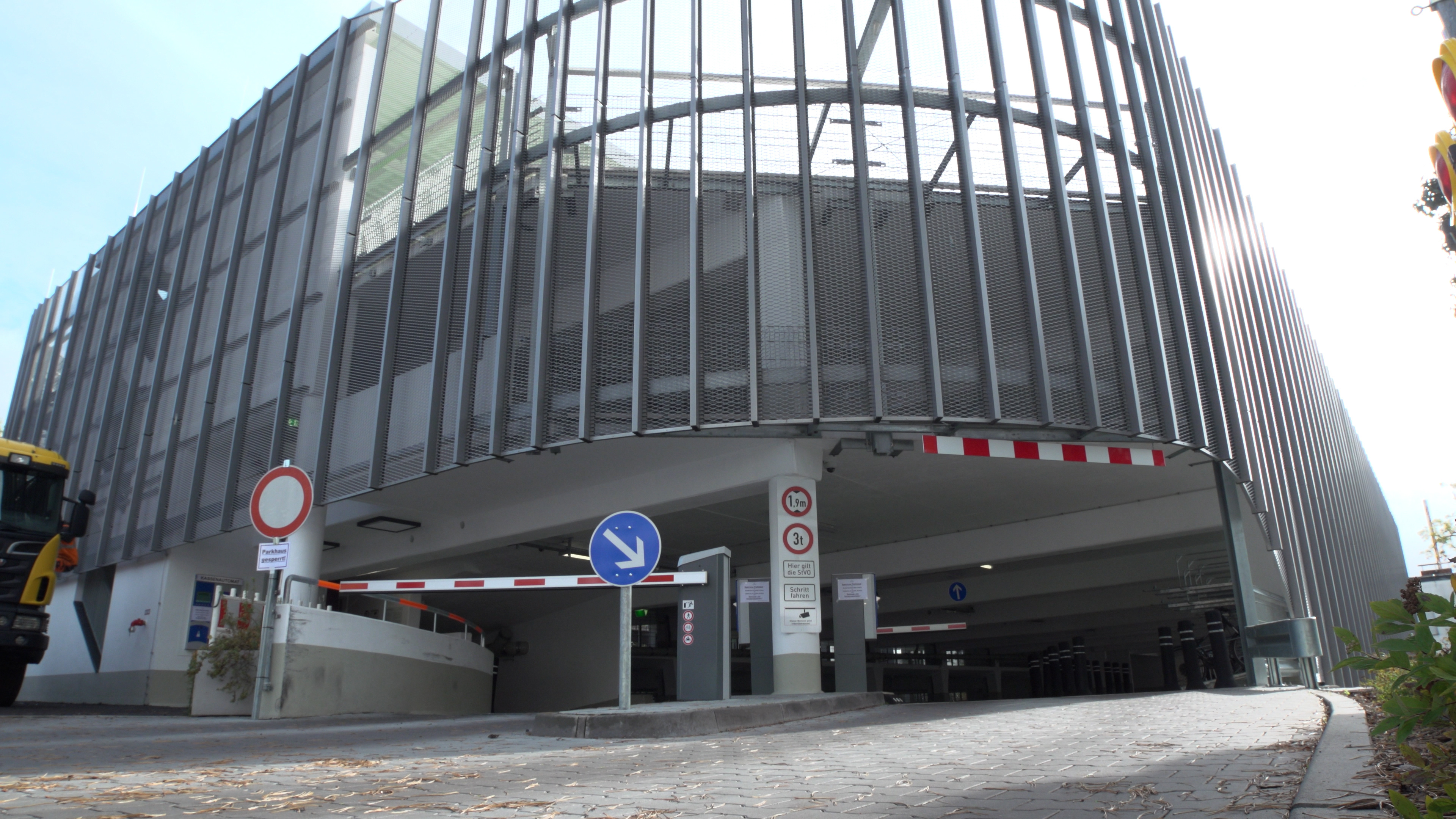 Das Parkhaus am Bahnhof in Bad Soden am Taunus