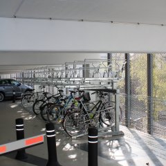 Fahrradständer im Parkhaus