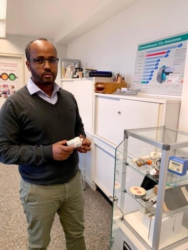 Amine Aimut Amine Aimut ist der Energieberater des Main-Taunus-Kreises und macht Beratungen zum Thema Heizen.