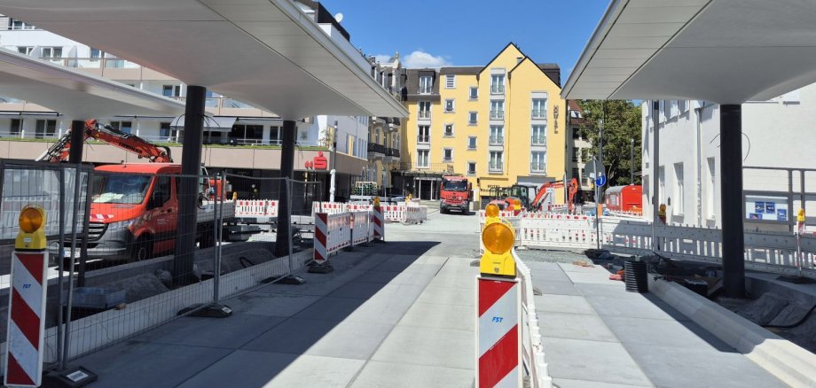 Foto zeigt letzte Arbeiten am ZOB Bad Soden am Taunus