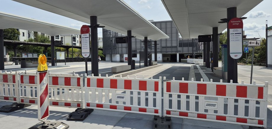 Zu sehen ist der Bad Sodener ZOB vor Wiederinbetriebnahme nach der Sanierung