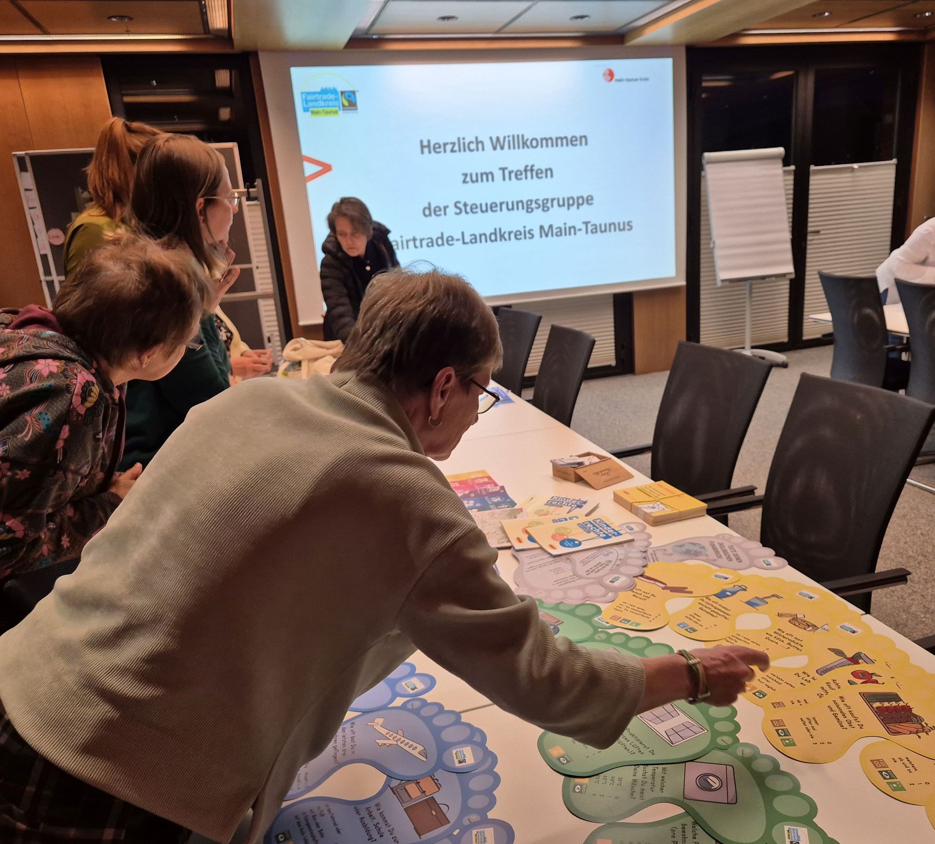 Der Steuerkreis MTK-Fairtrade bei einem Treffen