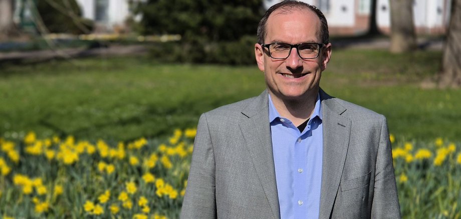 Bürgermeister Dr. Frank Blasch im Alten Kurpark