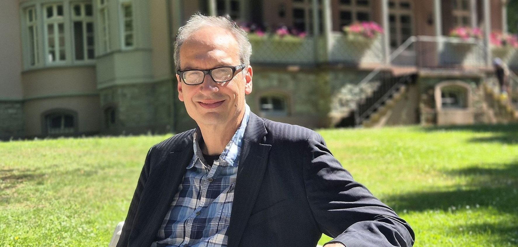 Martin Schellhorn Vor dem Paulinenschlößchen: Martin Schellhorn
