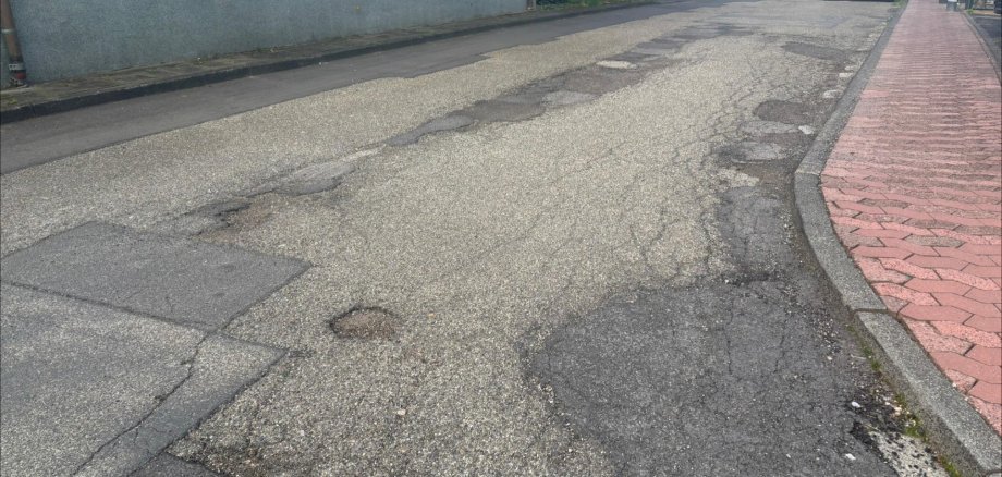 Hardtbergstraße Schlaglöcher in der Hardtbergstaße