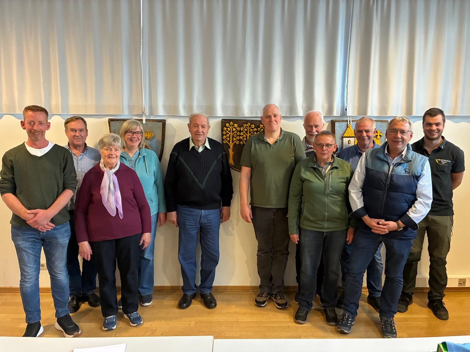Jagdgenossenschaft Neuenhain Der neue Vorstand der Jagdgenossenschaft Neuenhain mit dem Vorsitzenden Klaus Thomas (Mitte)