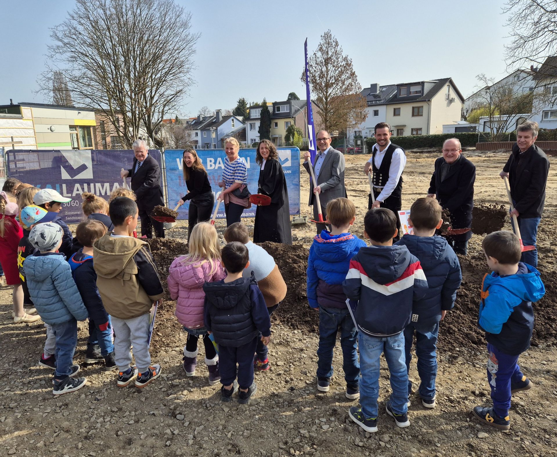 Spatenstich Kita Im Sonnengarten mit Kita-Kindern