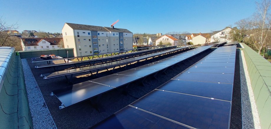 Wasserwerk Sulzbacher Straße PV auf dem Dach des Wasserwerks Sulzbacher Straße