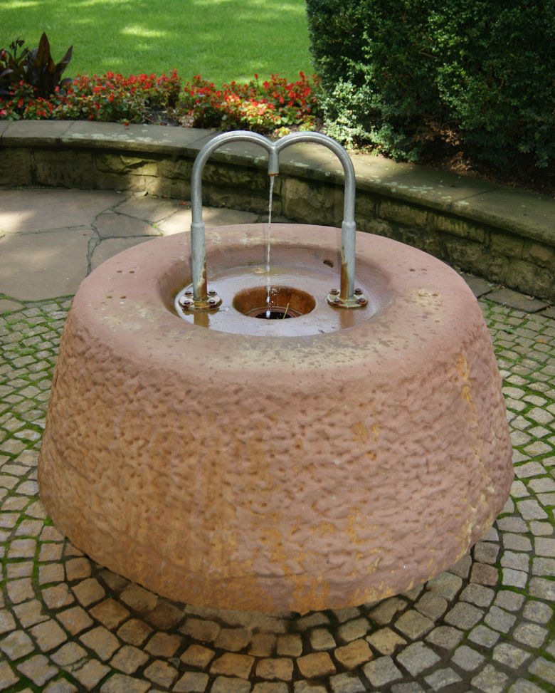 Schwefelbrunnen Schwefelbrunnen im Alten Kurpark_BS.JPG