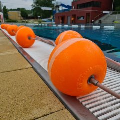 FreiBadSoden Ansicht vom Beckenrand in große Becken