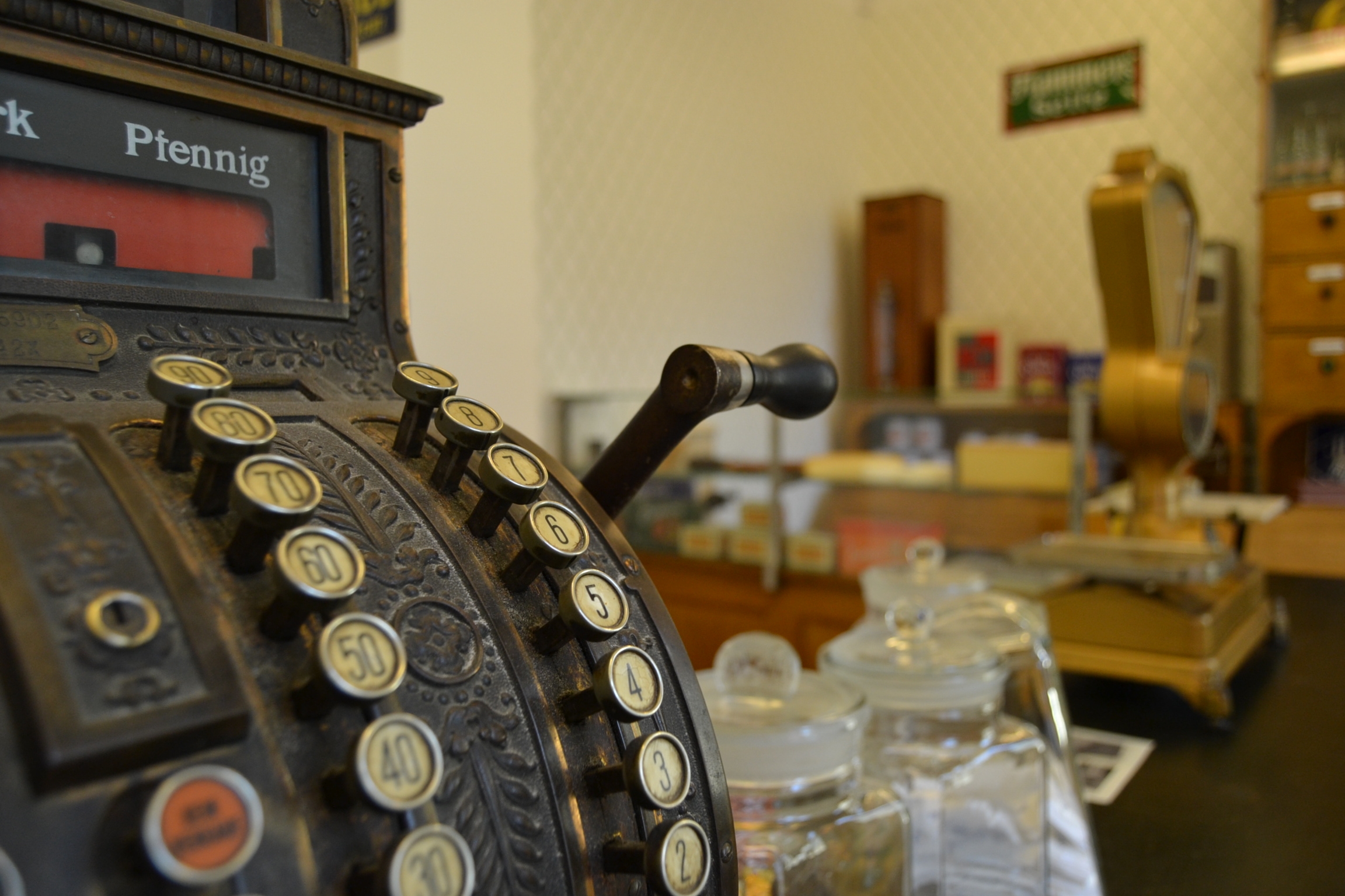 Eine alte Kasse im Bad Sodener Stadtmuseum