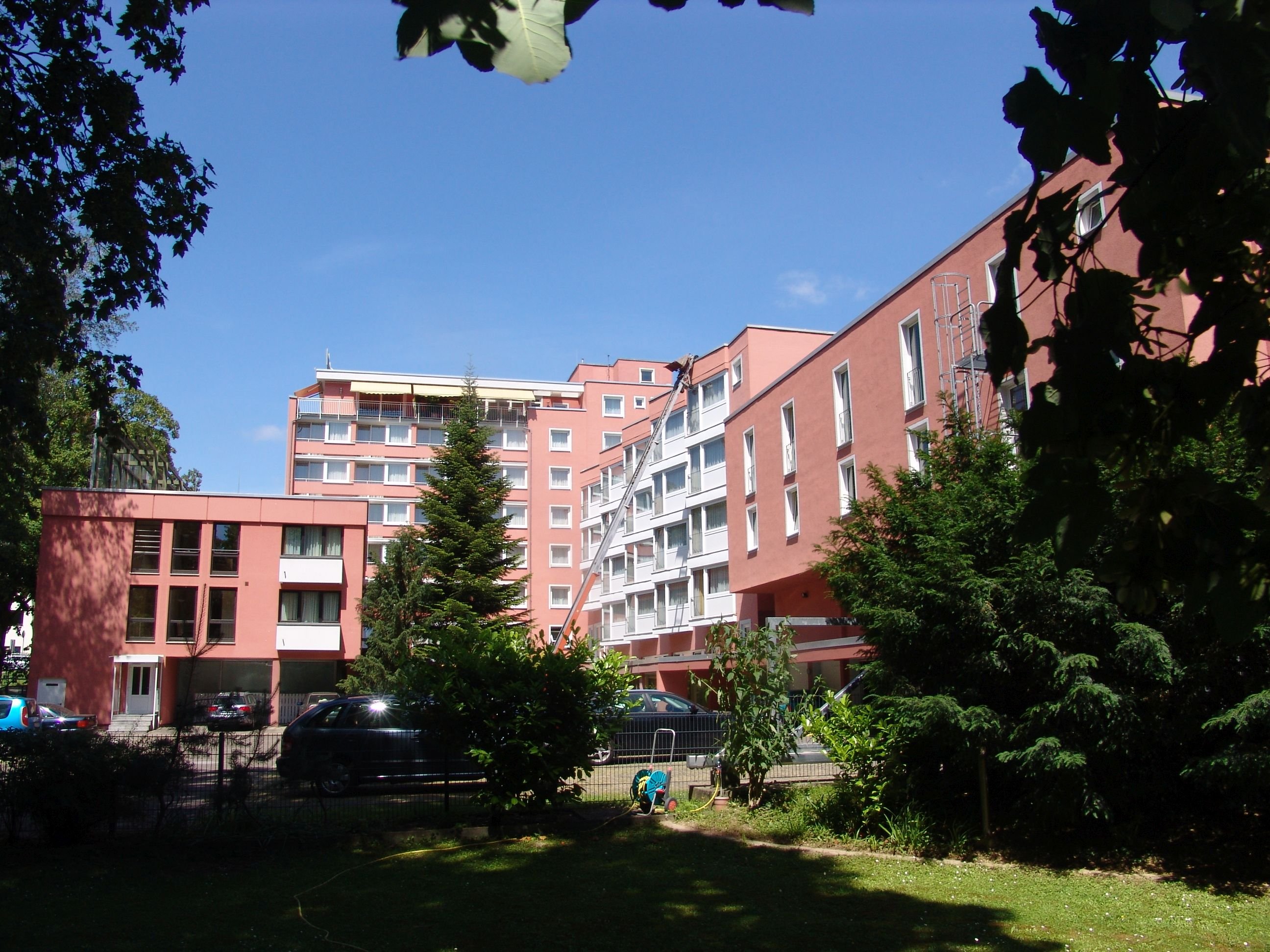 Das Aparthotel in Bad Soden von außen.