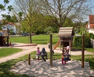 Kinder und Jugend Spielplatz.jpg